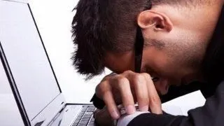 Monitorul workaholic: sistemul care supravegheaza si mai bine angajatii