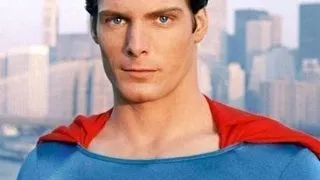 Costumul lui Superman, scos la licitatie