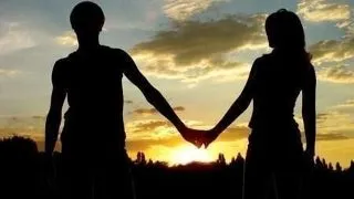 Cuplurile care stau despartite o zi pe luna sunt mai implinite