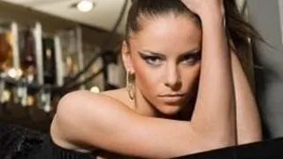10 lucruri irezistibile pe care le fac femeile