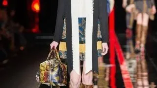 Roberto Cavalli - inspirat de o calatorie in Bhutan.