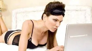 Ce fac 72% dintre femei pe Facebook?