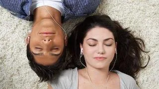 Muzica si sexul: de ce face melodia ta preferata minuni in pat