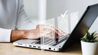 Backupuri automate si actualizari: cum le integrezi pentru o infrastructura eficienta