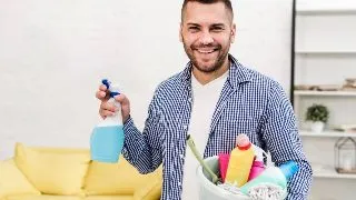 Ghidul barbatului modern: cum sa faci o curatenie lunara rapida si eficienta in casa