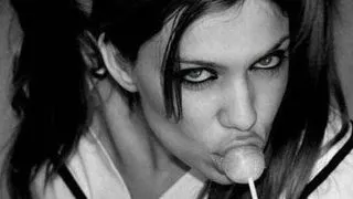 Educatia sexuala se face prin practica