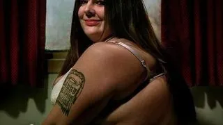 Cine raspunde la linia erotica?