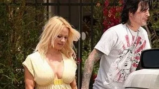 Pamela Anderson si Tommy Lee, batrani si in scaune cu rotile