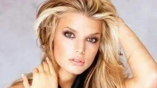 Jessica Simpson: "Imi iubesc sanii"