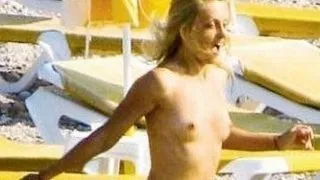 Simona Gherghe, jenata de pozele topless de la plaja