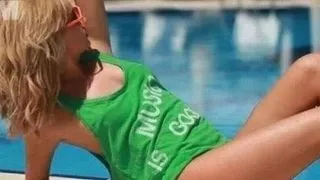 Alexandra Stan s-a dezbracat pentru FHM Marea Britanie (Video)
