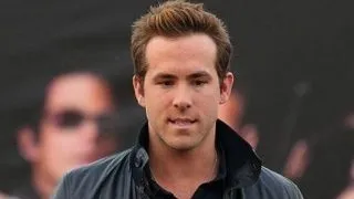 Ryan Reynolds a stat in coma trei zile