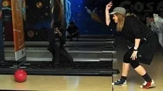 Artisti la bowling: imagini de la Roton Superbowl 2008