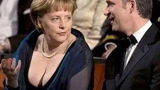 Angela Merkel, cel mai puternic decolteu din lume