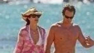 Cindy Crawford, in bikini pe plajele din Hawaii