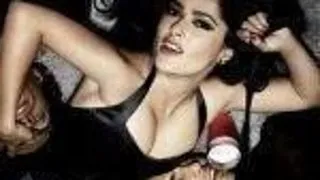 Salma Hayek, fierbinte ca iadul