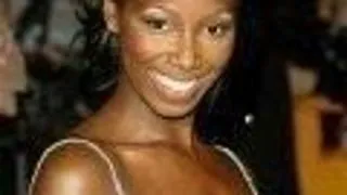 Jamelia a pozat nud