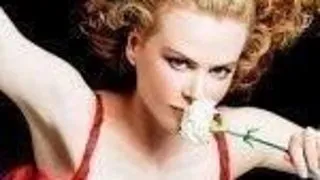Nicole Kidman, inselata cu un model