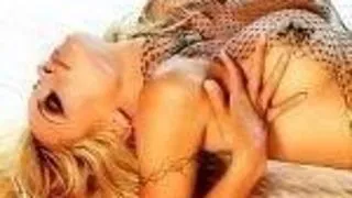 Pamela Anderson din nou in bratele lui Kid Rock