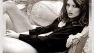 Cat te costa s-o saruti pe Kate Moss?