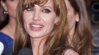 Fotografii in exclusivitate: Angelina Jolie la premiera Salt din Londra!