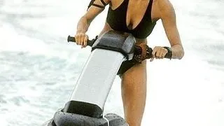 Angelina Jolie - "Lara Croft: Tomb Raider" (2001)