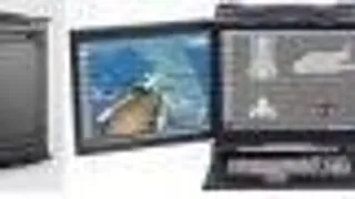Computer portabil cu trei monitoare