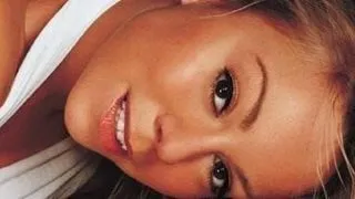 Mariah Carey urca in topuri