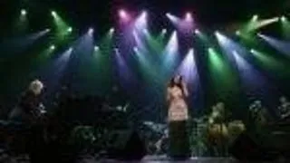 Pink Martini au cantat cu casa inchisa