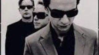 Suie Paparude si Sistem in deschidere la Depeche Mode