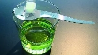 Absintul, "zana verde" a bauturilor