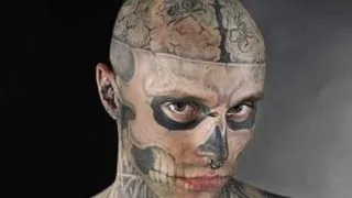 Horror: baiatul zombie