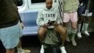Un metrou plin de chiloti