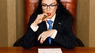 Intr-o lume a barbatilor, Dj Wanda mai sexy ca oricand