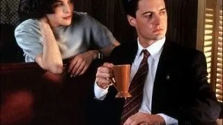 Serialul "Twin Peaks" revine pe micile ecrane?