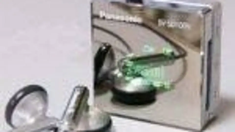 4/4702